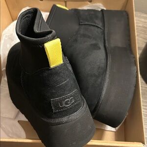 Black platform Uggs